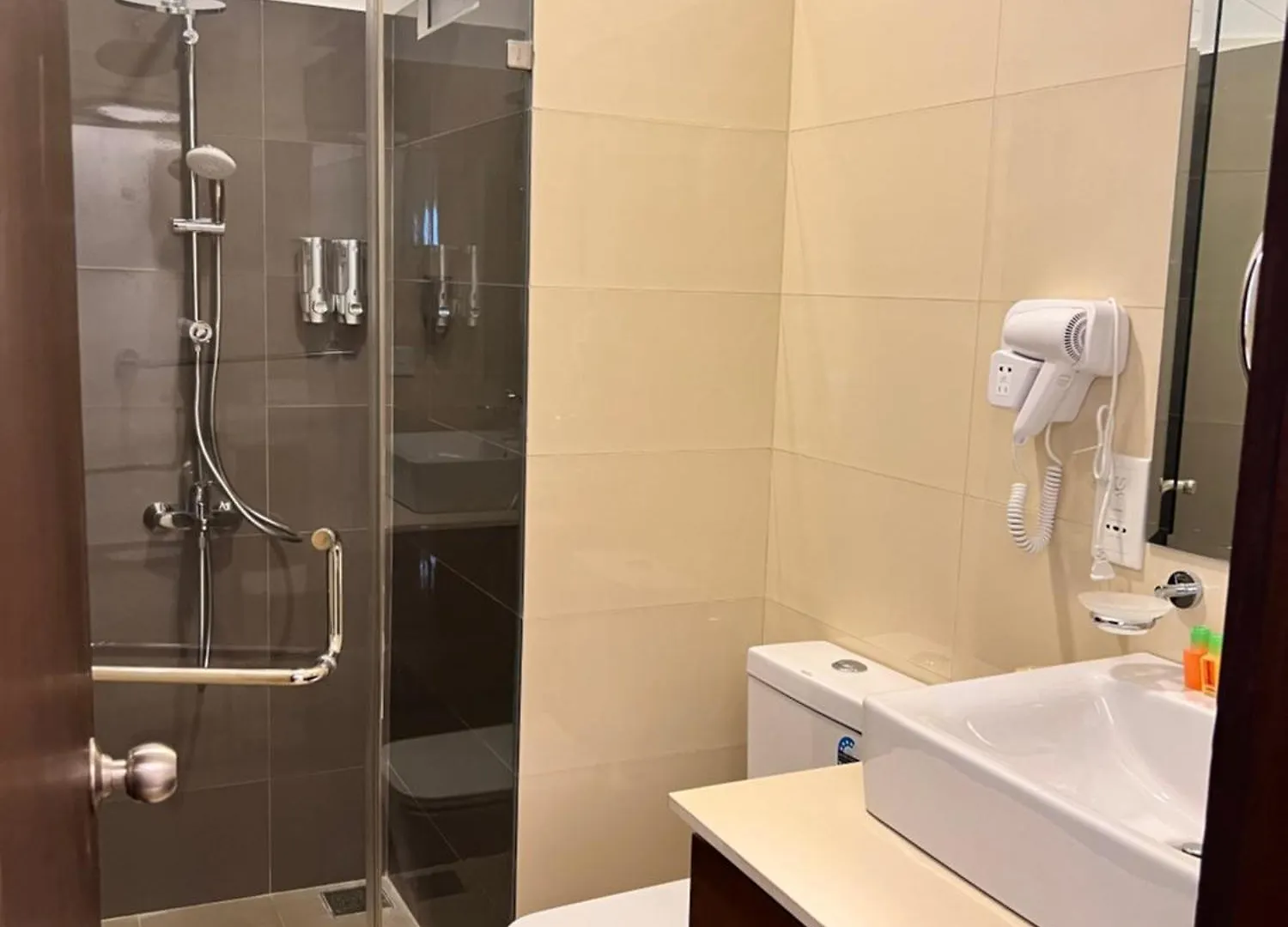 Ocean Breeze Negombo- Tidesend Luxury Beach Apartments 0*, Negombo