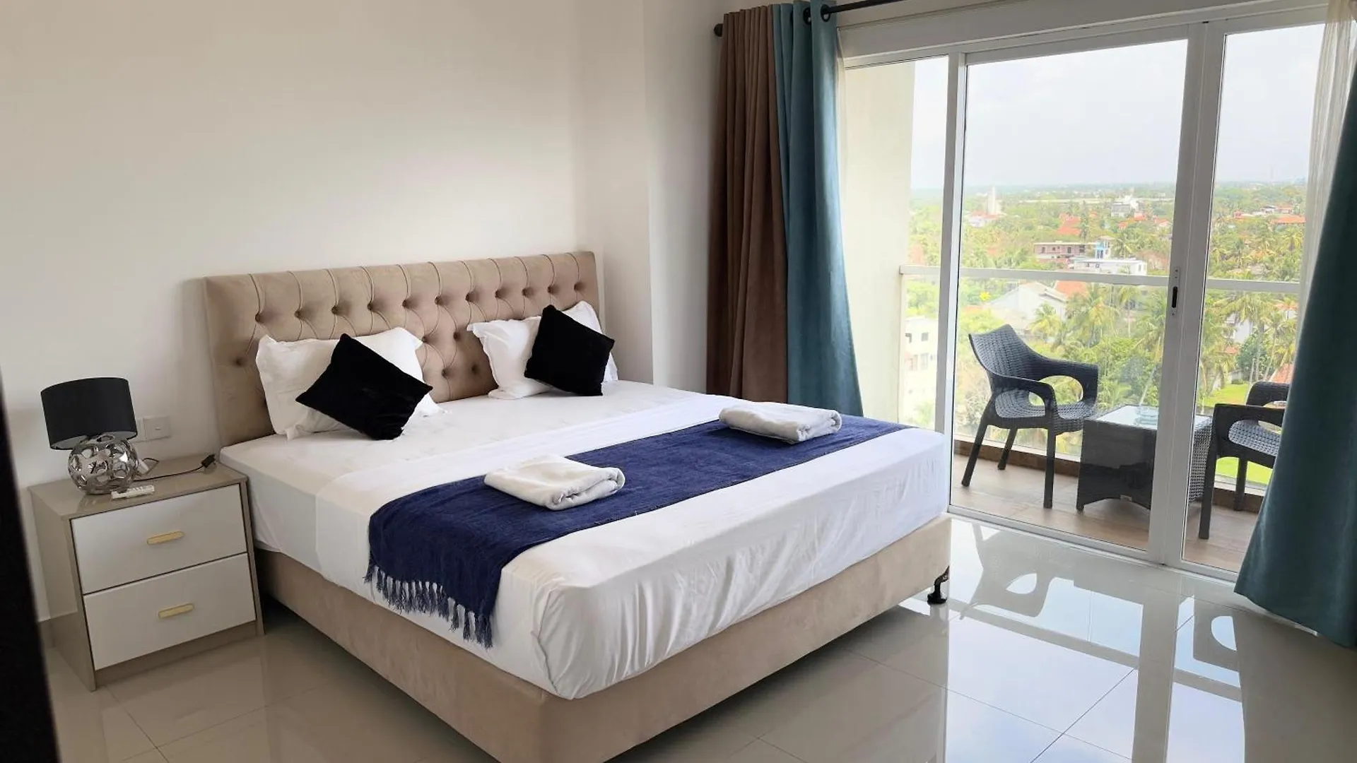 Ocean Breeze Negombo- Tidesend Luxury Beach Apartments Sri Lanka