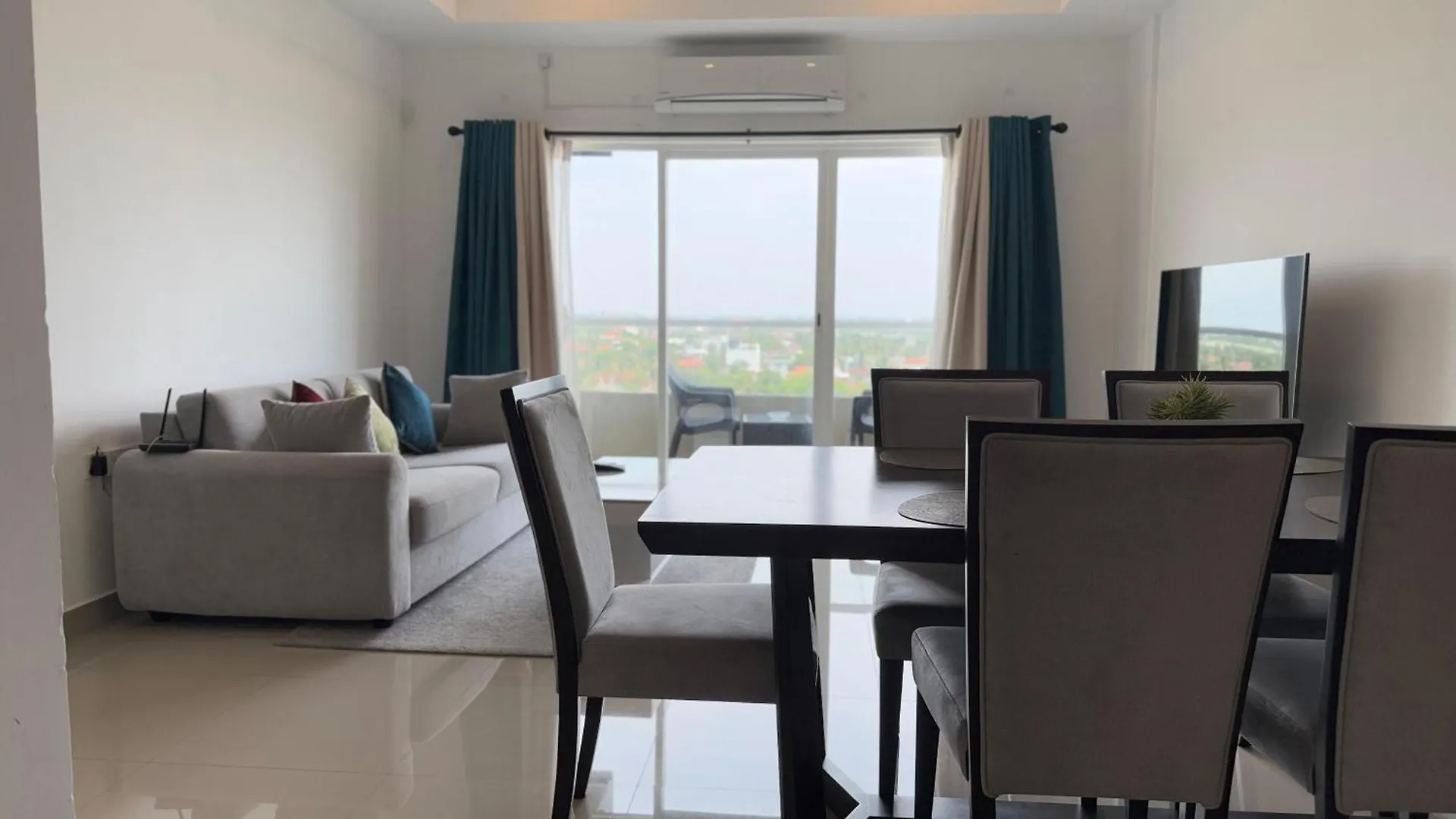 Ocean Breeze Negombo- Tidesend Luxury Beach Apartments