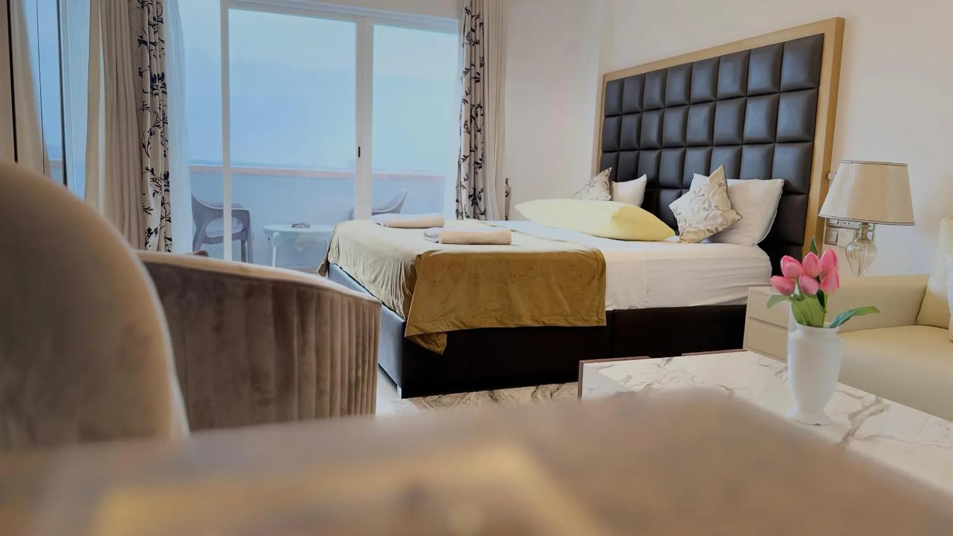 Ocean Breeze Negombo- Tidesend Luxury Beach Apartments 0*, Negombo