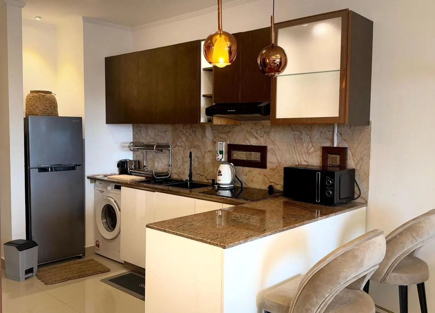 Ocean Breeze Negombo- Tidesend Luxury Beach Apartments Sri Lanka