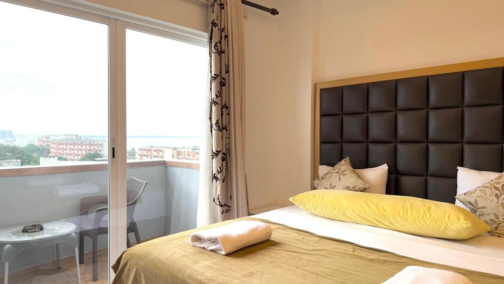 Ocean Breeze Negombo- Tidesend Luxury Beach Apartments  Negombo