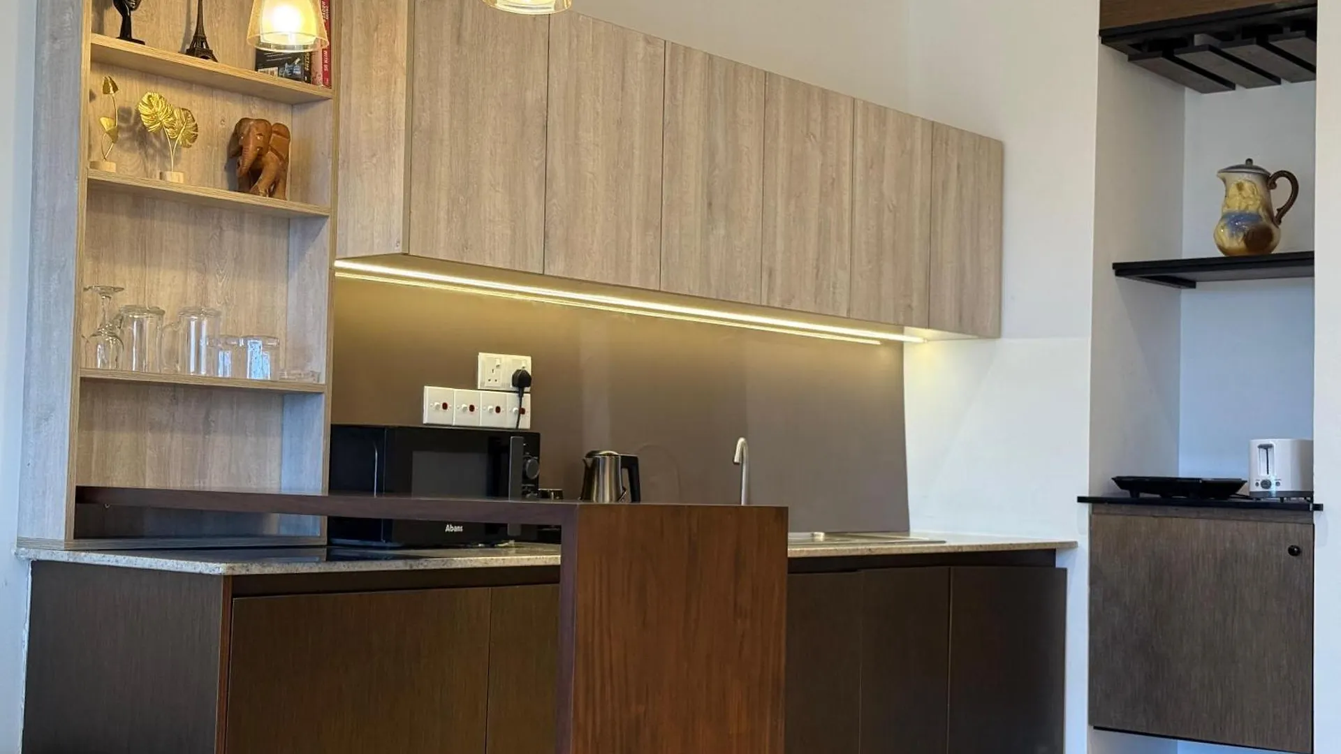 Ocean Breeze Negombo- Tidesend Luxury Beach Apartments  Negombo